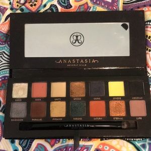 Anastasia Beverly Hills Prism Eyeshadow Palette